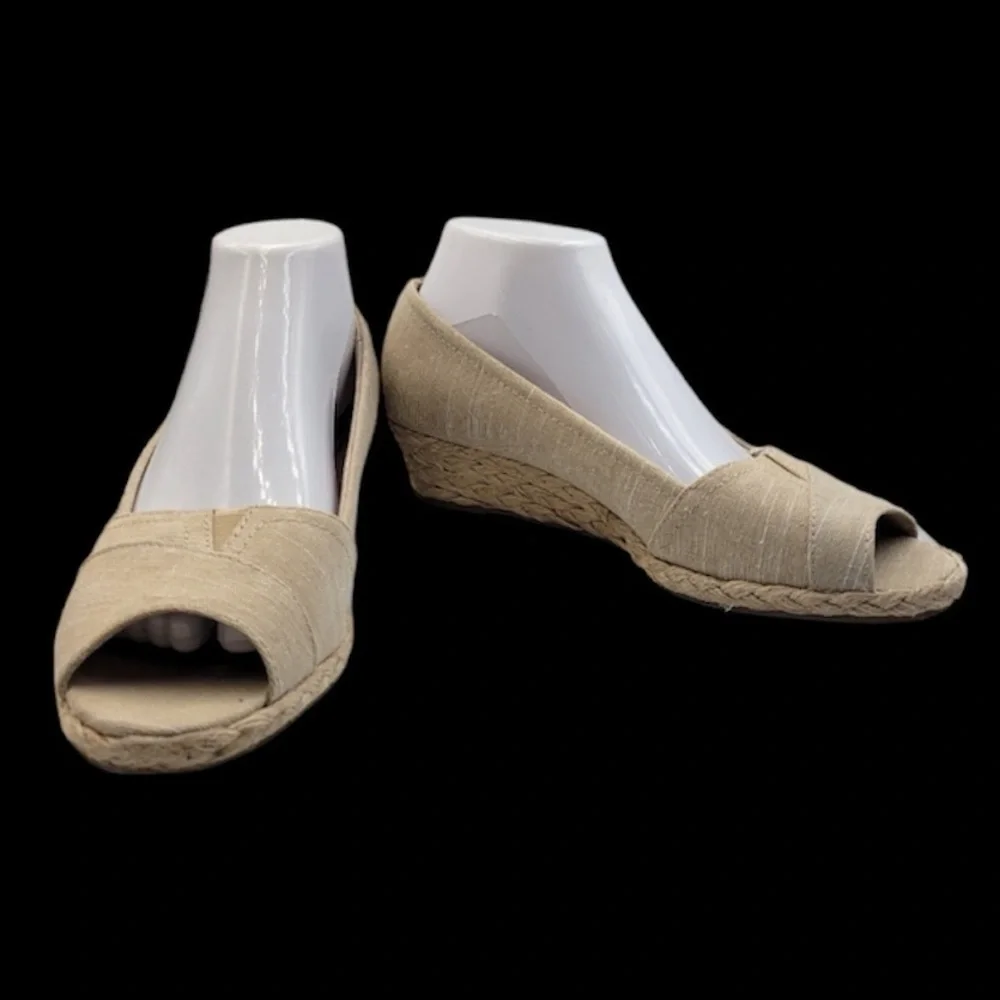 Lifestride Lioness Tan Canvas Espadrille Wedges Sz 8.5